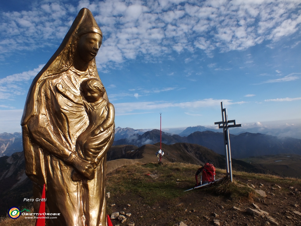 71 Madonnina e croce....JPG